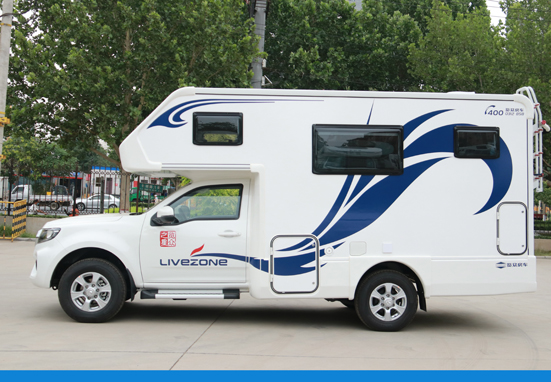 國六汽油四驅房車，還有兩張大床