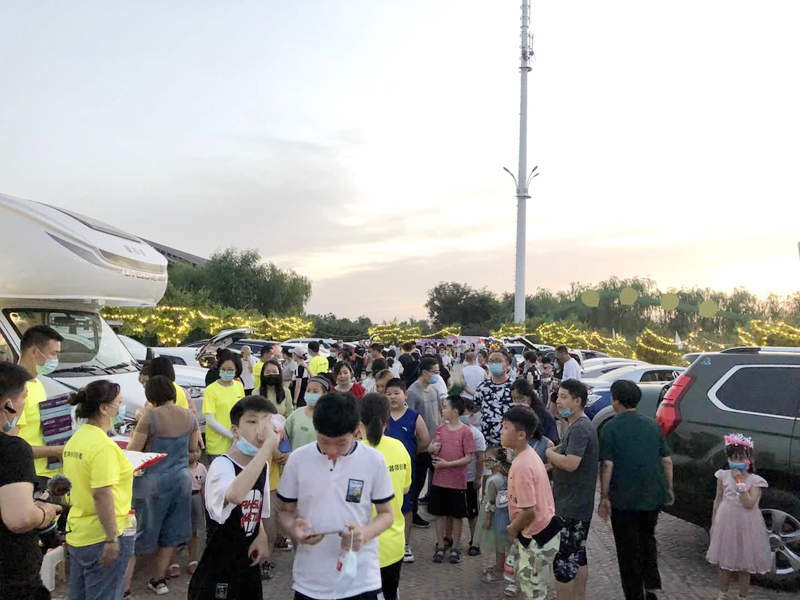 夏令營(yíng)挑戰(zhàn)地?cái)偨?jīng)濟(jì)，覽眾房車(chē)不一樣的活動(dòng)