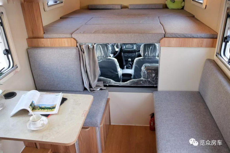 超大床還是國(guó)六汽油四驅(qū)房車，選它沒錯(cuò)