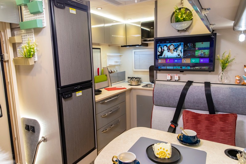 自由炮四驅房車，更自由