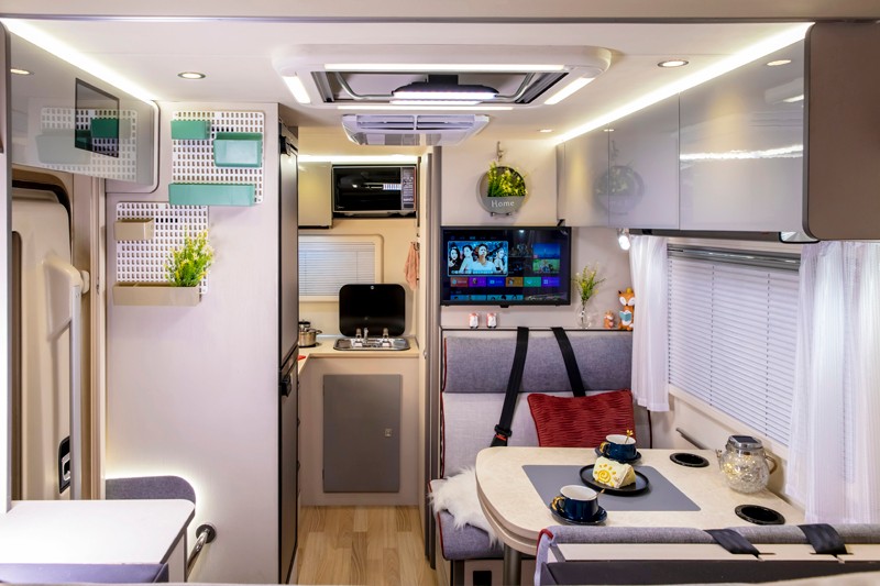 自由炮四驅房車，更自由