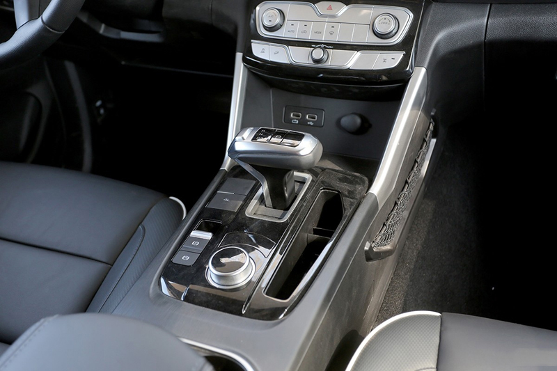 邀您看一場盛大的房車趴，雙炮現身