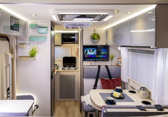 8AT、四驅、動力好的自由炮房車來啦