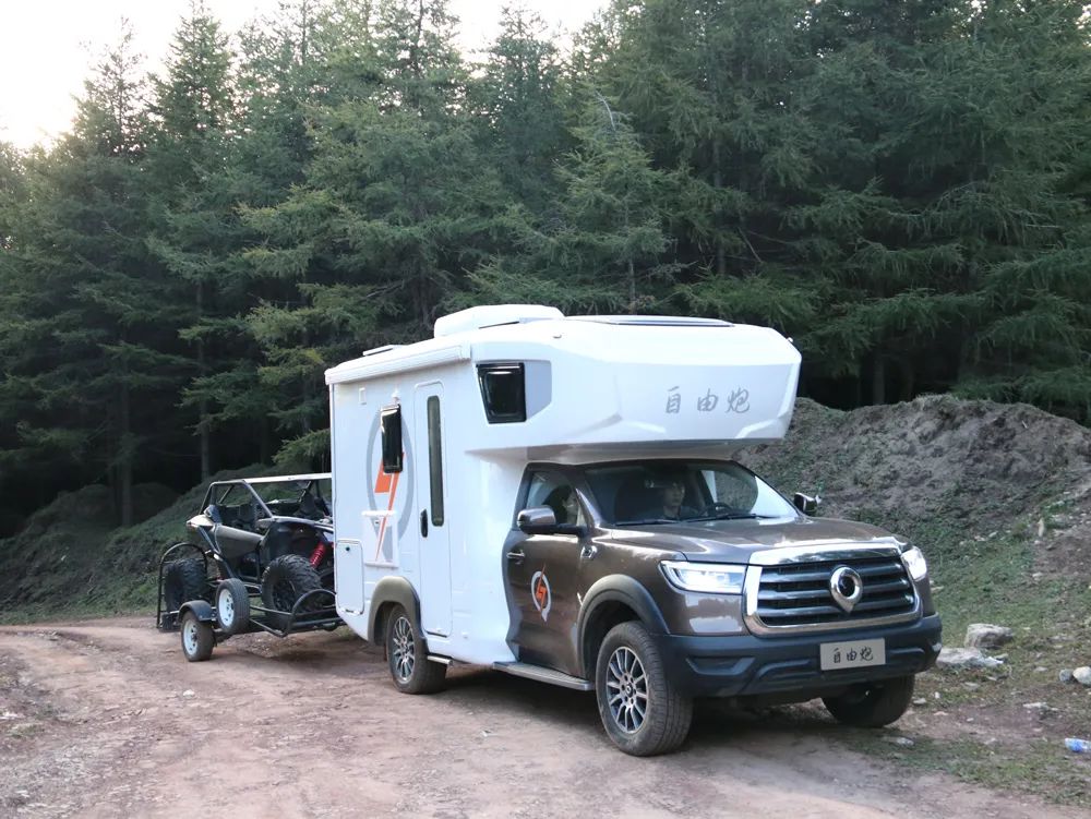 C6駕照即將到來！這款擁有牽引資質的自行式房車千萬別錯過！